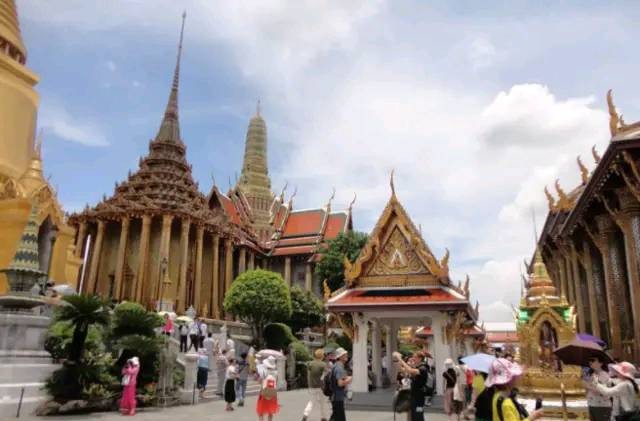 为啥泰国私人导游对美国游客热情，却对中国游客冷漠？太现实了！